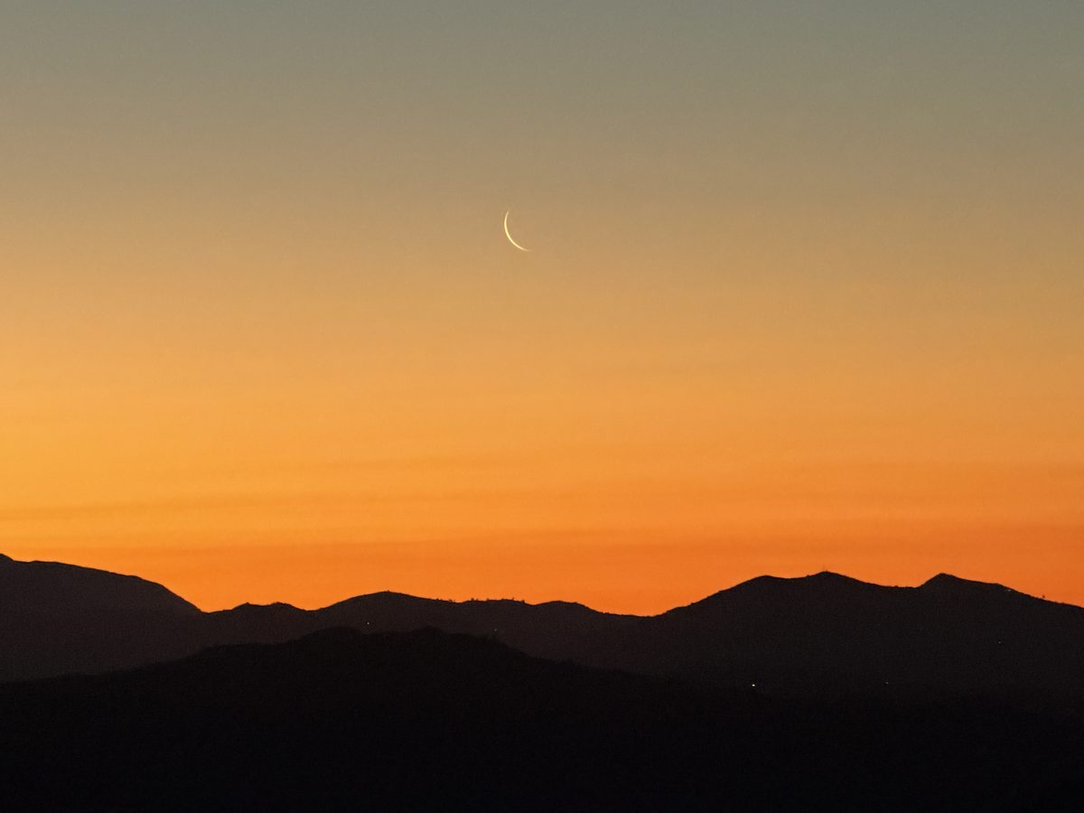 Avondlucht boven de bergen van de Axarquia